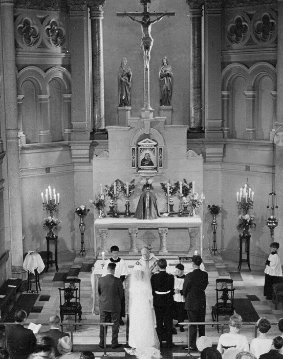 A wedding before the original high altar